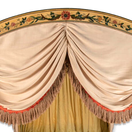 A GEORGE III MAHOGANY AND PAINTED FOUR-POSTER BED - photo 2