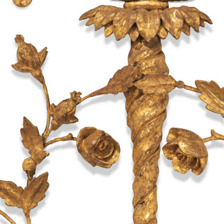 A GEORGE III GILTWOOD TWO-BRANCH WALL-LIGHT - photo 3