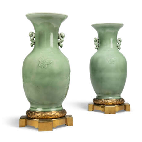 A PAIR OF ORMOLU-MOUNTED CHINESE CELADON PORCELAIN VASES - photo 3