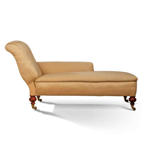 A LATE VICTORIAN MAHOGANY AND UPHOLSTERED CHAISE LONGUE - фото 2