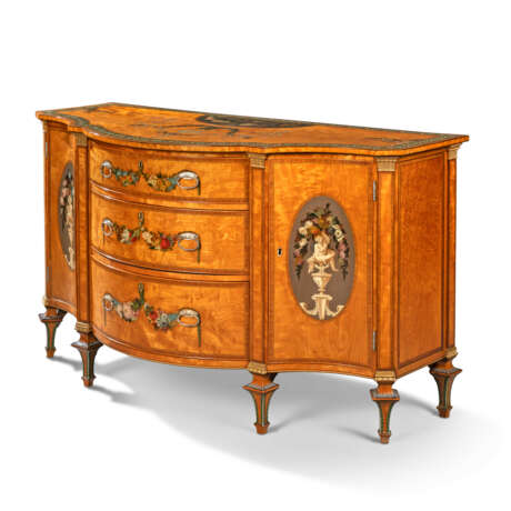 A GEORGE III POLYCHROME-PAINTED, PARCEL-GILT SATINWOOD, KINGWOOD AND TULIPWOOD-CROSSBANDED COMMODE - Foto 5