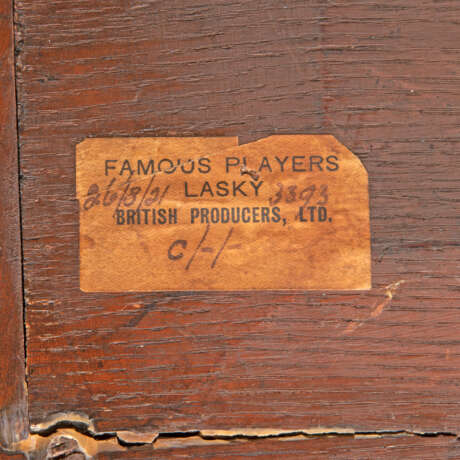 A GEORGE II MAHOGANY TELESCOPIC READING-TABLE - Foto 3