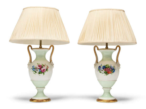 A PAIR OF CONTINENTAL PORCELAIN TWO-HANDLED VASES AND A FRENCH OPALINE GLASS VASE MOUNTED AS LAMPS - photo 5