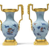 A PAIR OF LOUIS XVI ORMOLU-MOUNTED CHINESE UNDERGLAZE BLUE AND COPPER-RED PORCELAIN VASES - фото 4