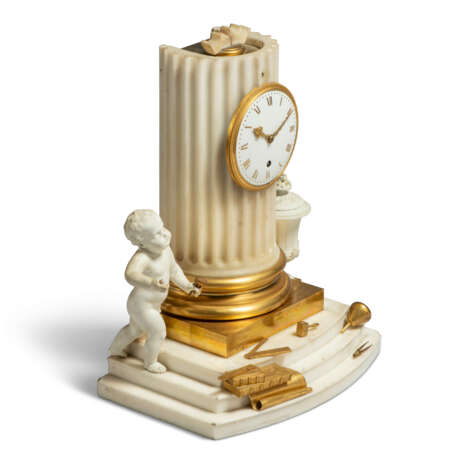 A GEORGE III ORMOLU-MOUNTED, DERBY BISCUIT PORCELAIN AND WHITE MARBLE `COLUMN` TIMEPIECE MANTEL CLOCK - photo 3