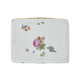 A GOLD-MOUNTED MEISSEN SNUFF-BOX - photo 3