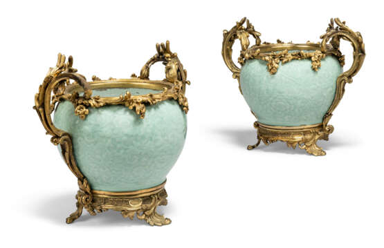 A PAIR OF LOUIS XV-STYLE ORMOLU-MOUNTED CHINESE MOULDED CELADON-GLAZED VASES - фото 2