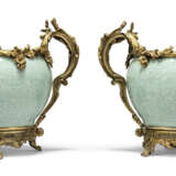 A PAIR OF LOUIS XV-STYLE ORMOLU-MOUNTED CHINESE MOULDED CELADON-GLAZED VASES - фото 5