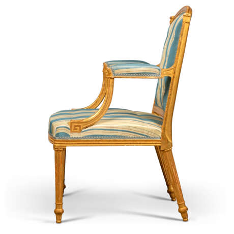 A PAIR OF GEORGE III GILTWOOD ARMCHAIRS - Foto 5