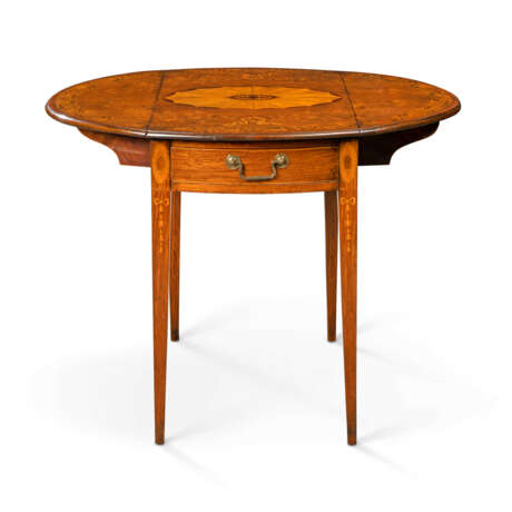 AN ENGLISH SATINWOOD, YEW, HOLLY AND MARQUETRY PEMBROKE TABLE - photo 4