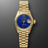 ROLEX, YELLOW GOLD 'DATEJUST' WITH LAPIS LAZULI DIAL, REF. 6917 - фото 1