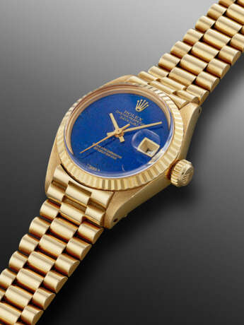 ROLEX, YELLOW GOLD 'DATEJUST' WITH LAPIS LAZULI DIAL, REF. 6917 - Foto 2