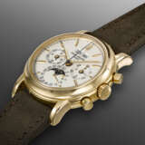 PATEK PHILIPPE, PINK GOLD PERPETUAL CALENDAR CHRONOGRAPH AND MOON PHASES, REF. 3970E - photo 2