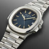 PATEK PHILIPPE, STAINLESS STEEL 'NAUTILUS', REF. 5711/1A-001 - photo 2