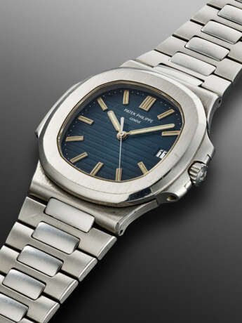 PATEK PHILIPPE, STAINLESS STEEL 'NAUTILUS', REF. 5711/1A-001 - photo 2