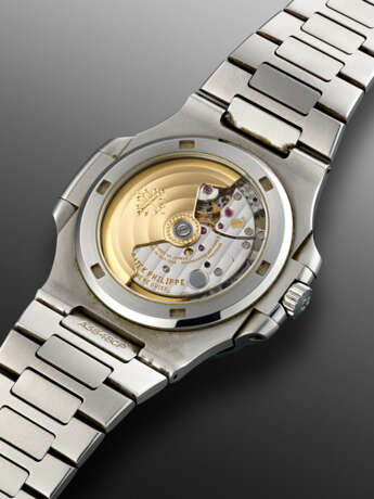 PATEK PHILIPPE, STAINLESS STEEL 'NAUTILUS', REF. 5711/1A-001 - photo 3