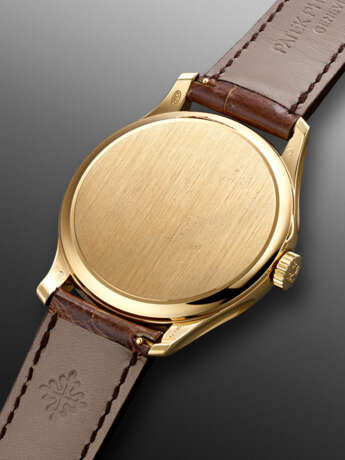 PATEK PHILIPPE, YELLOW GOLD 'CALATRAVA', REF. 5227J-001 - photo 3