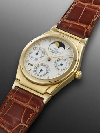 IWC, YELLOW GOLD INGENIEUR PERPETUAL CALENDAR, REF. 3450 - photo 2