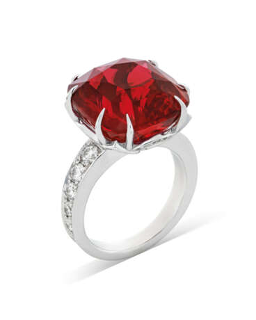 SPINEL AND DIAMOND RING - Foto 3