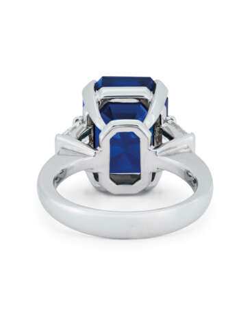 IMPORTANT SAPPHIRE AND DIAMOND RING - Foto 5