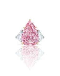 THE FORTUNE PINK
SENSATIONAL COLOURED DIAMOND AND DIAMOND RING