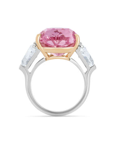 THE FORTUNE PINK
SENSATIONAL COLOURED DIAMOND AND DIAMOND RING - photo 4