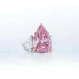THE FORTUNE PINK
SENSATIONAL COLOURED DIAMOND AND DIAMOND RING - photo 12