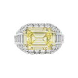 BULGARI COLOURED DIAMOND AND DIAMOND `TROMBINO` RING - photo 1