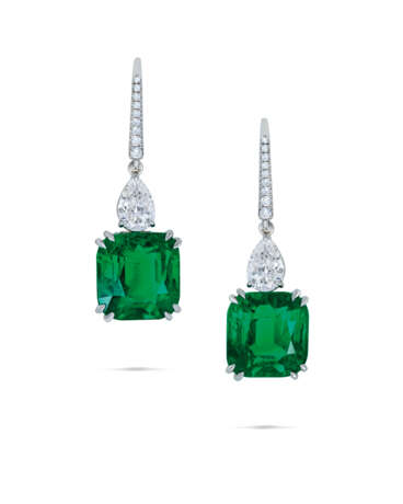 IMPORTANT EMERALD AND DIAMOND EARRINGS - Foto 1
