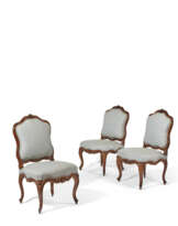 SUITE DE TROIS CHAISES A LA REINE D'EPOQUE LOUIS XV