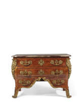 COMMODE A PONT D'ÉPOQUE RÉGENCE