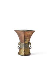 VASE ELEPHANT DE LA FIN DU XIXe SIECLE