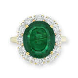 CARTIER EMERALD AND DIAMOND RING - photo 1