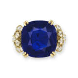 IMPORTANT TIFFANY & CO. SAPPHIRE AND DIAMOND RING - Foto 1