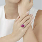 RARE COLOURED SAPPHIRE AND DIAMOND RING - photo 3