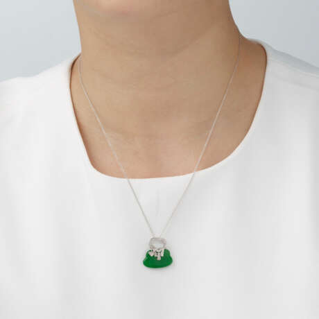 NO RESERVE - TWO JADEITE AND DIAMOND PENDENT NECKLACES - фото 4