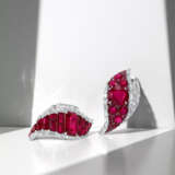 EXQUISITE RUBY AND DIAMOND EARRINGS, BY BOGHOSS&#205;AN - Foto 2