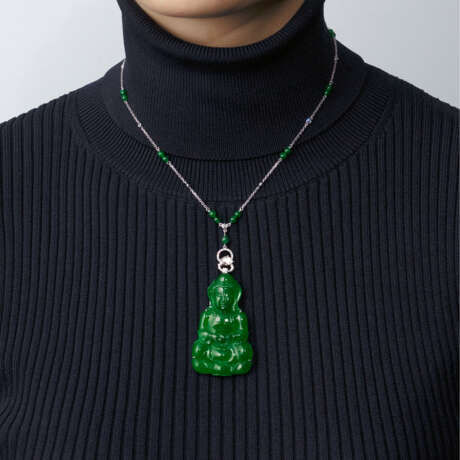 JADEITE AND DIAMOND PENDENT NECKLACE - фото 4