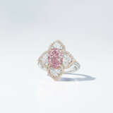 COLOURED DIAMOND AND DIAMOND RING - photo 2