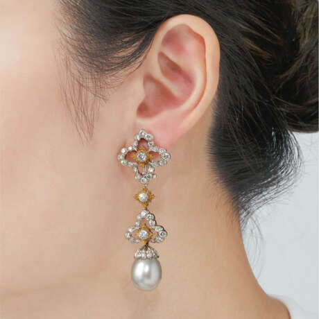 BUCCELLATI DIAMOND AND CULTURED PEARL EARRINGS - Foto 2