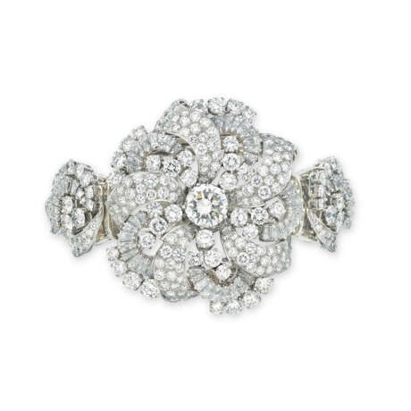 UNIQUE DIAMOND BANGLE/BROOCH; BROOCH BY BULGARI - Foto 1