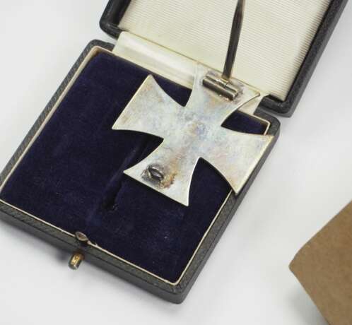 Preussen: Eisernes Kreuz, 1914, 1. Klasse, im Etui, mit Überkarton - K.O. - фото 3