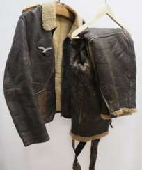 Luftwaffe: Fliegersonderbekleidung Winter - Jacke und Hose für einen Hauptmann.