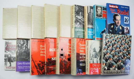 Lot Literatur. - photo 1