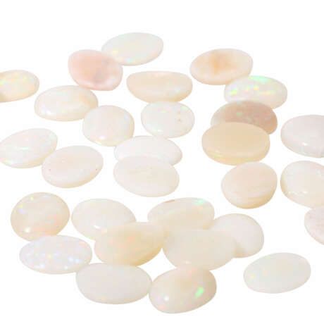 36 ovale kalibrierte Opal-Cabochons von zus. ca. 50,9 ct, - photo 2