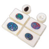 Konvolut von 4 großen ovalen Opal-Tripletten und 2 Glassteinen, - Foto 1
