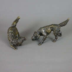 Zwei jagdliche Tierfiguren aus Bronze