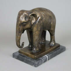 Tierfigur "Stehender Elefant"