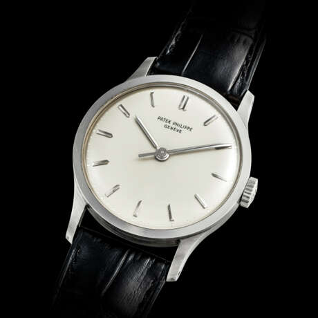 PATEK PHILIPPE. AN EXTREMELY WELL PRESERVED 18K WHITE GOLD WRISTWATCH WITH SWEEP CENTRE SECONDS - Foto 2