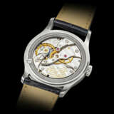 PATEK PHILIPPE. AN EXTREMELY WELL PRESERVED 18K WHITE GOLD WRISTWATCH WITH SWEEP CENTRE SECONDS - фото 4